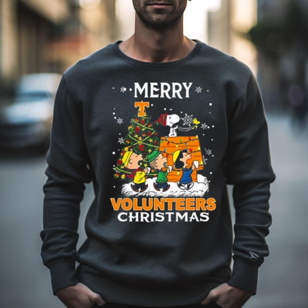 Get Now Tennessee Volunteers Snoopy And Friends Merry Christmas Shirt