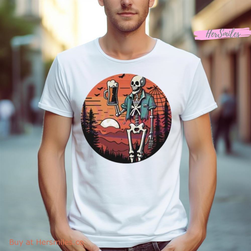 Retro Sunset Funny Halloween Skeleton Love Beer Shirt